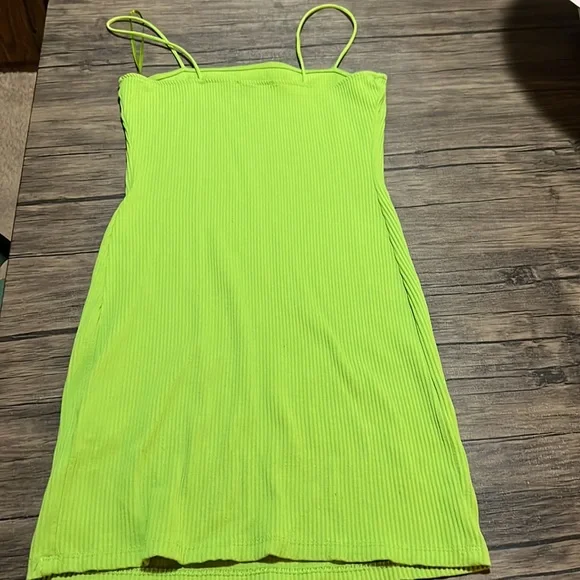 NWOT Bershka XS green dress - Picture 2 of 3